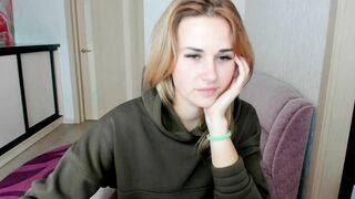 KristiM00n_ cam video 101021 1