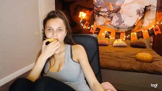 Emmy_Gray give her 5 stars guys she is really horny cam model