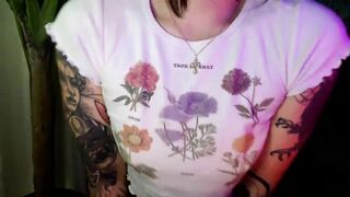 BillieFox_ tip a girl and you will see how horny she is 1