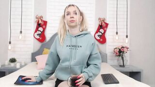 ArielRay  cam video recorded live - my fav stunning camgirl performing online - from camfuck12 for jizzo