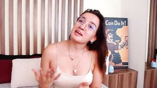 SofiaGrimald recorded webcam video 05-04-2022 1914 l in 1