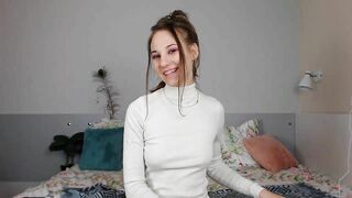 LucreziaBenitez guys rate this webcam video and post a comment to a girl - 150622