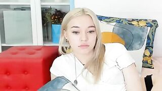 ZoeyNeal rate her webcam video and comment her body guys