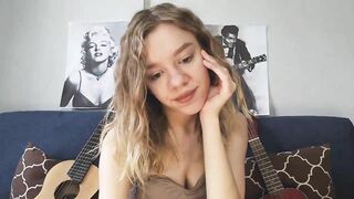 CarolineMusa webcam video - rate and comment