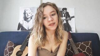 CarolineMusa webcam video - rate and comment