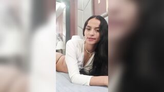 MiaLawther 150822 webcam video