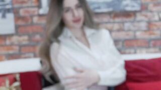 Sexy blonde MilenaRoyse webcam video