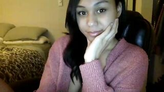 baristachicka28 2022-12-31 1307 cam girl masturbates during live stream