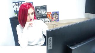 LiaWinters busty and booty cam coed hot live video