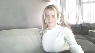TILLY2021 2023-01-23 1425 fucking hot camgirl cute face and always wet pussy