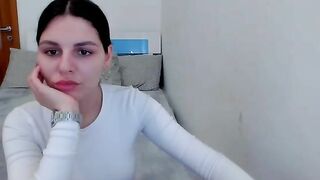 fly_helly 2023-01-23 1426 fucking hot camgirl cute face and always wet pussy