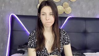 MiaWace naughty spicy playful and always wet cam girl
