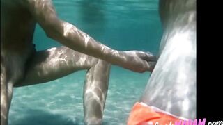 Naked Swimming MILF Gives Underwater Handjob Until He Cums
